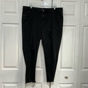 🩷 Lane Bryant Mid Rise Super Stretch Ankle Black Distressed Denim Jeans - 20